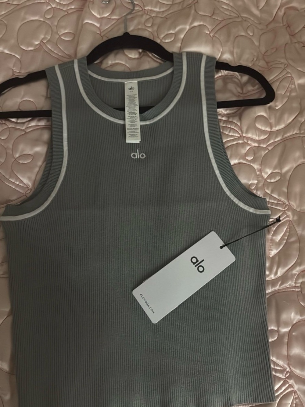 ALO Yoga Gray Ribbed Athletic Crop Tank with White Trim